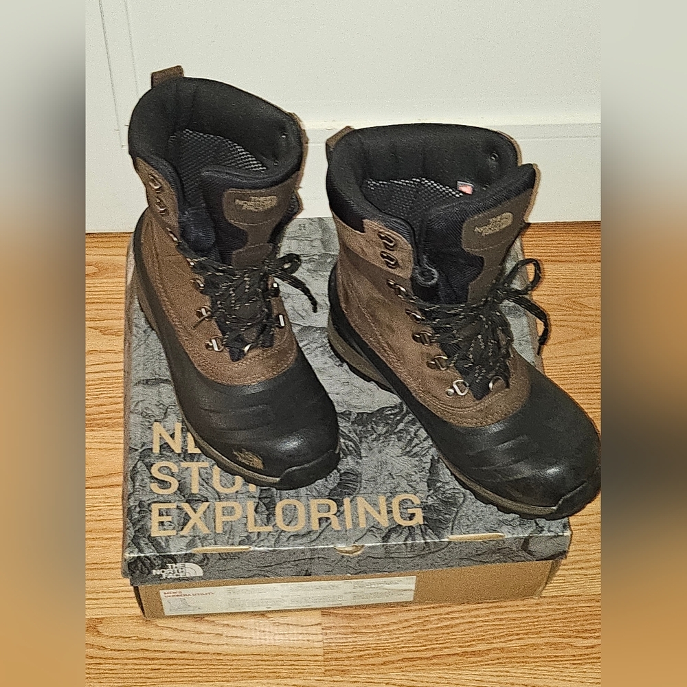 The North Face Verbera Utility Boot Weatherproof